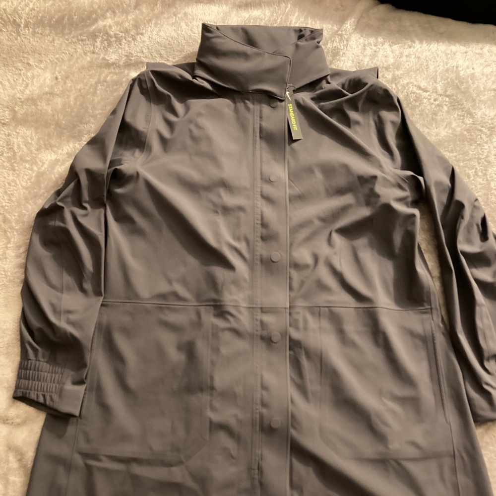 NEW Women’s Nike HyperShield Golf Jacket Gridiron
